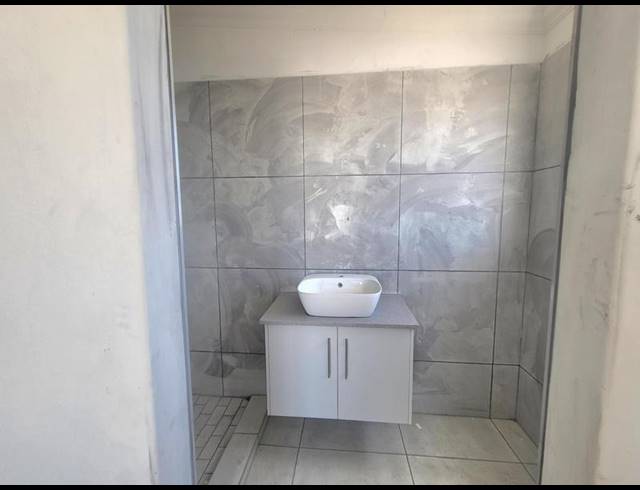 2 BEDROOM HOUSE FOR SALE IN LAAIPLEK